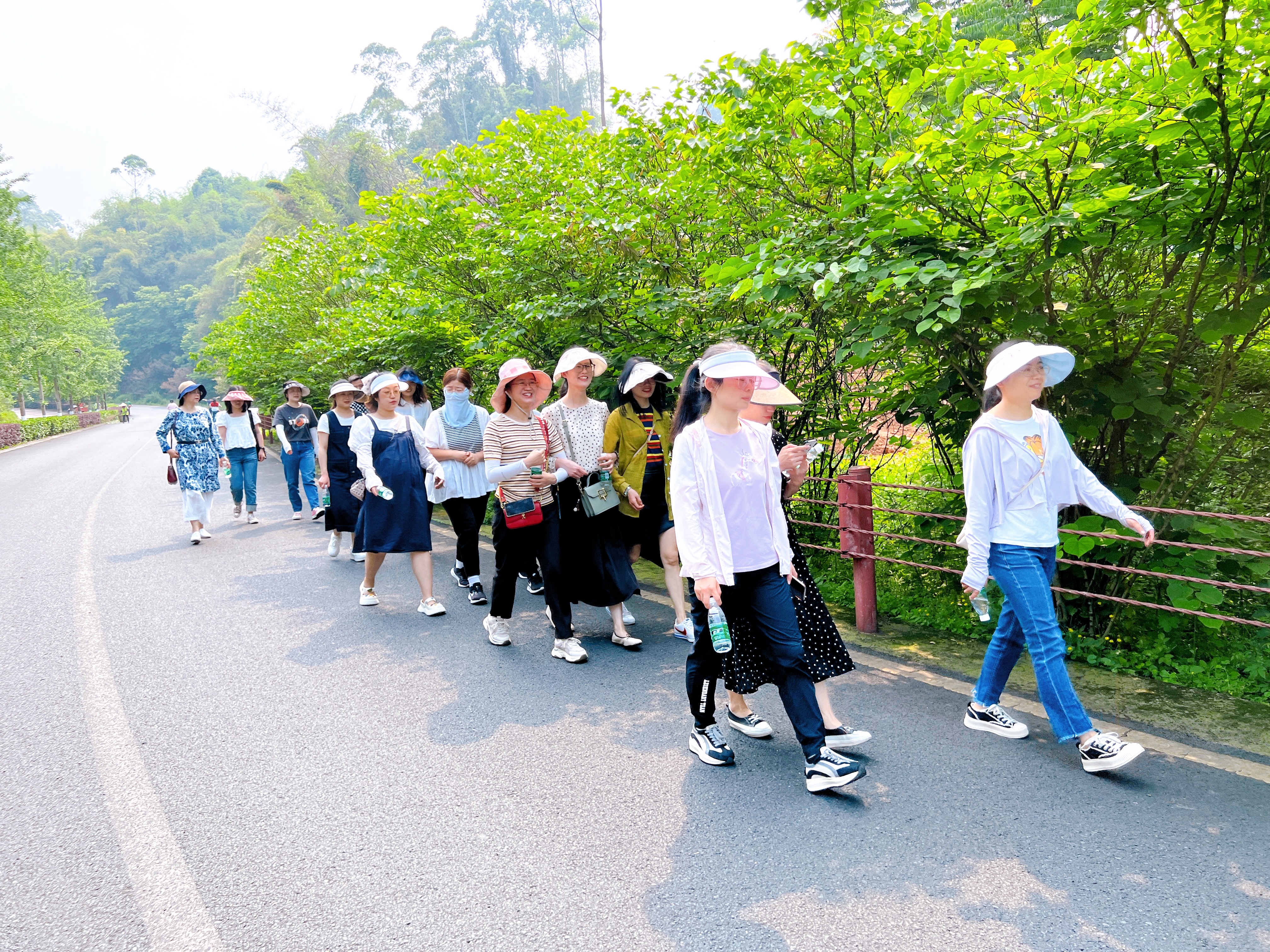 从起点到终点马拉松的环境卫生该由谁负责？(图1)