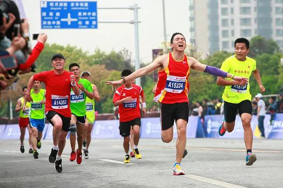 田径场地标准数据规格docx(图1)